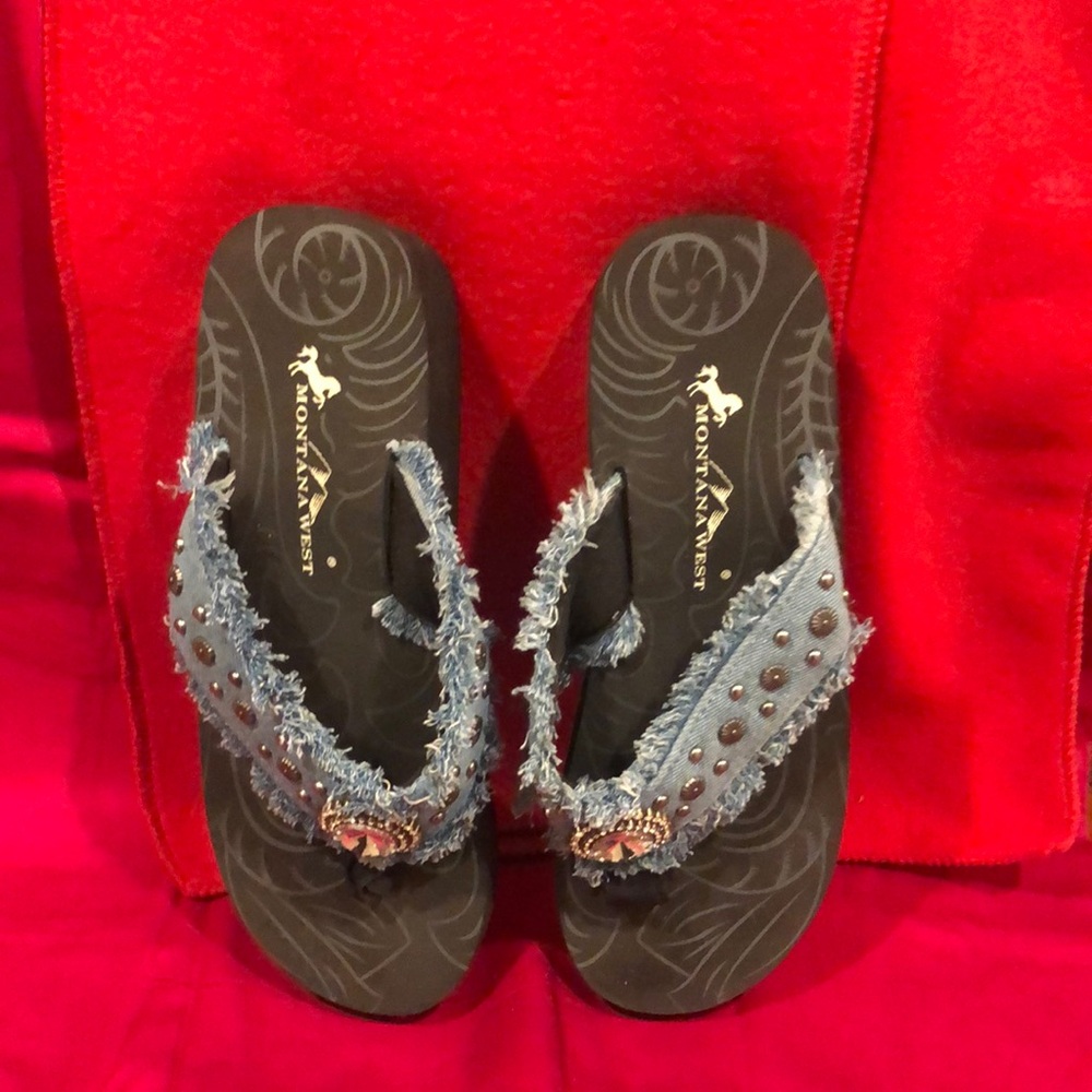 Montana West Women's Black and Blue Sandals